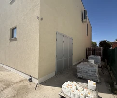 Istria, Poreč – Edificio commerciale in posizione attraente, a 4 minuti dal centro