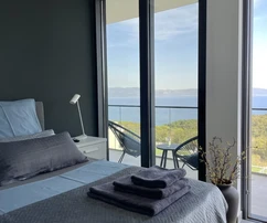 Raša, Crni – Exkluzív villa eladó medencével és lenyűgöző panorámás tengeri kilátással Horvátországban
