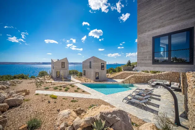 Exclusiva villa mediterránea en Lukovo con piscina privada y vistas impresionantes al Adriático