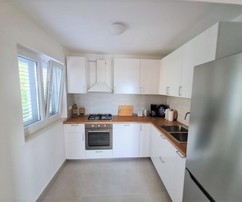 Prostorný dům na ostrově Brač s nádherným výhledem na moře a rozlehlým pozemkem