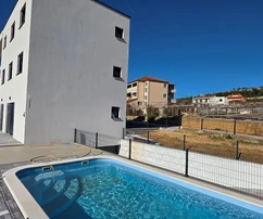 Seget Vranjica, three-story 4-room apartment 164 m2 + garden 190 m2 with private pool