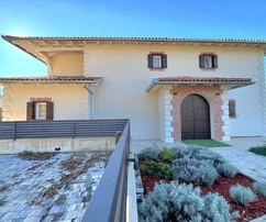 Poreč, Istrie: Moderně navržený dům na prodej ve špičkové lokalitě