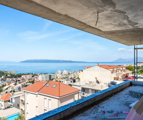 Dreizimmer-Wohnung mit Pool in Makarska zu verkaufen in Kroatien