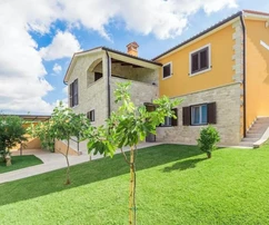 Poreč : Eladó lenyűgöző villa medencével és panorámás kilátással