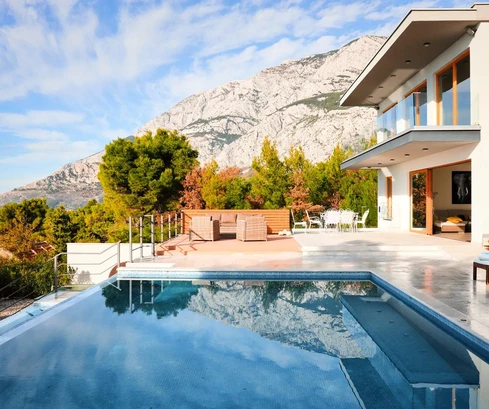 Modern villa with a pool for sale in Tučepi in Croatia