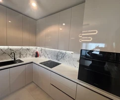 Kaštel Štafilić, Zweizimmerwohnung 53,2m2 mit Garten 100m2 und Parkplatz