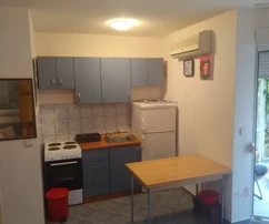 Zweizimmerwohnung mit Terrasse und Parkplatz, 35m2, 1 Parkplatz, Mandre
