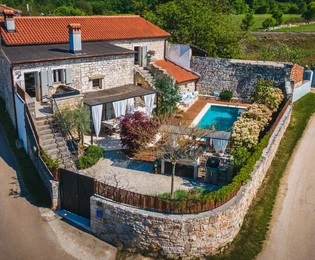 Kanfanar, Istria: Elegante villa in pietra ristrutturata in vendita
