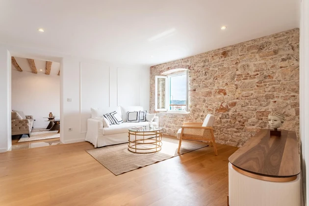 Appartement de luxe à vendre à Šibenik, directement sur le front de mer en Croatie