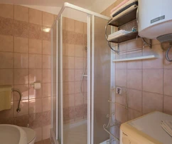 Villa con appartamenti e piscina in vendita a Pola in Croazia
