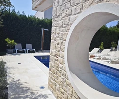 Luxury villa with a pool for sale in Tar-Vabriga in Croatia