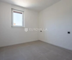 Sibenik, Grebastica, luksusowy apartament z czterema sypialniami blisko morza