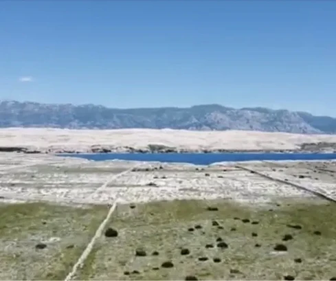 Terreno polivalente cerca de hermosas playas, Novalja, isla de Pag