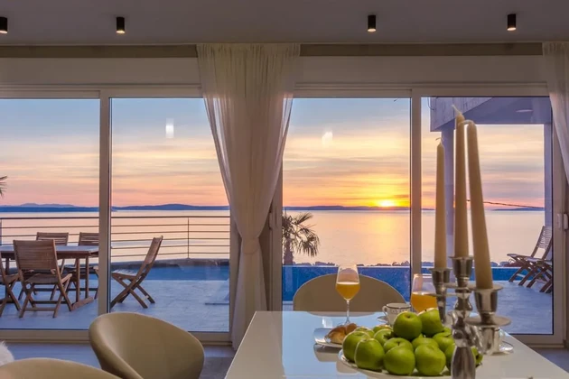 Stílusos villa festői tengerre néző kilátással - Split