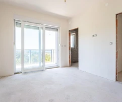 Vila na predaj v Podstrane s panoramatickým výhľadom v Chorvátsku