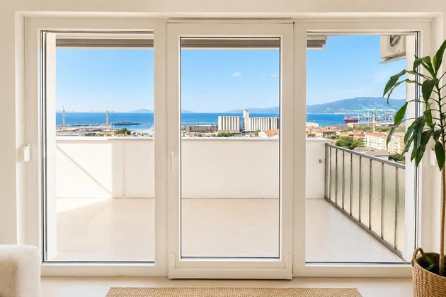 Rijeka, centre-ville, appartement trois pièces Brajda, 67,88 m², vue panoramique, ascenseur