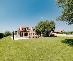 Istria, Višnjan: Incantevole casa rustica con piscina