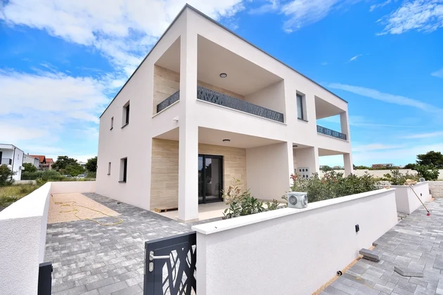 Vodice - kerttel rendelkező lakás egy kis városi villában