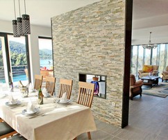 Villa de luxe à Korcula: propriété en bord de mer avec piscine