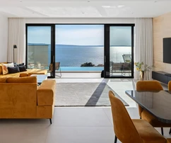 Jesenice, moderna villa adosada con hermosas vistas al mar