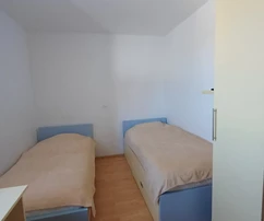 Isztria, Poreč: Bútorozott apartman, terasz, parkoló
