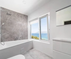 Villa frente al mar con piscina en venta en Brač, Croacia