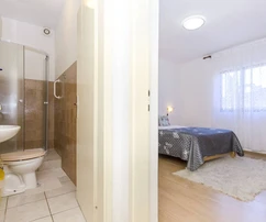 Tengerre néző apartmanház Supetruban eladó Horvátországban