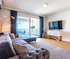 Split, Žnjan, luxusný trojizbový apartmán s panoramatickým výhľadom na more