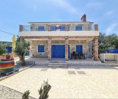 Casa in pietra nella regione di Zara, isola di Pasman