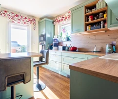 Vodicében apartmanokkal és medencével rendelkező ház eladó Horvátországban