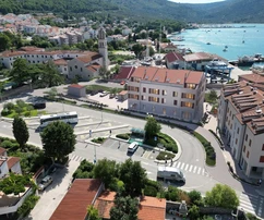 Ville de Cres, centre, appartement de trois pièces avec terrasse sur le toit, CONSTRUCTION NEUVE
