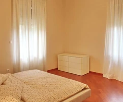 Amplio apartamento de tres dormitorios en venta en el centro de Opatija, Croacia