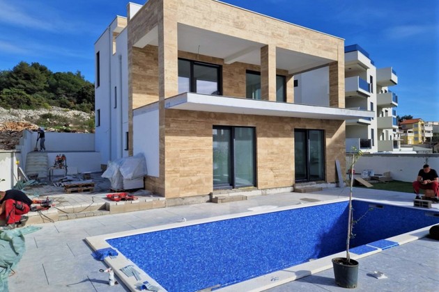 Luxusvilla auf Čiovo mit Pool und Meerblick