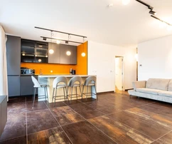 Split, jednoizbový byt s priestrannou terasou