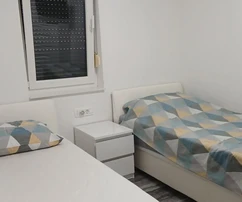 Vir, apartamento de tres habitaciones en planta baja con jardín en una ubicación excelente