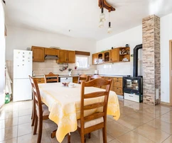 Casa familiare in vendita a Trogir in un quartiere tranquillo in Croazia