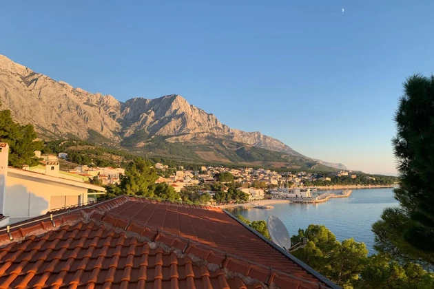 Baška Voda, attico con vista mare in prima linea sul mare