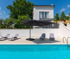 Novaki Pazinski, Istria: Moderna villa apartada con piscina
