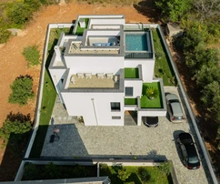 Casa di lusso contemporanea con piscina privata