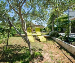 Dom apartamentowy na sprzedaż na Čiovo zaledwie 100 metrów od morza w Chorwacji