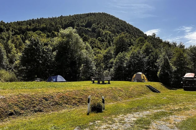 Lokve, casa con campeggio avviato su 1.699 m² di terreno, vicino al lago Lokvarsko