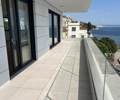 Rijeka, Pećine, nová investícia, luxusný štvorizbový apartmán, 163,72 m², prvý rad pri mori