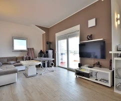 Vodice – appartement meublé de deux chambres avec grande terrasse