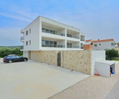 Sukošan apartamento cómodo amueblado de dos habitaciones