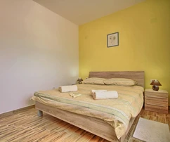 Tágas villa medencével eladó Svetvinčenatban Horvátországban