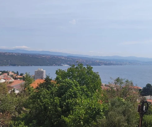 Maison individuelle avec terrasses à vendre à Opatija en Croatie