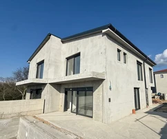 NUEVA CASA ADOSADA CON PISCINA Y VISTAS AL MAR, EN UNA ZONA TRANQUILA!