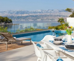 Luxusvilla in einer prestigeträchtigen Lage, Brač