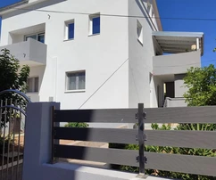 Île d'Ugljan, Preko, belle maison avec trois appartements et vue sur la mer