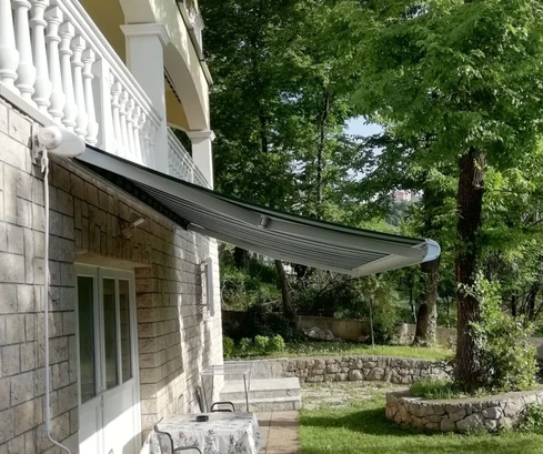 Casa independiente a 130 m del mar, Omišalj, isla de Krk, 4 unidades!
